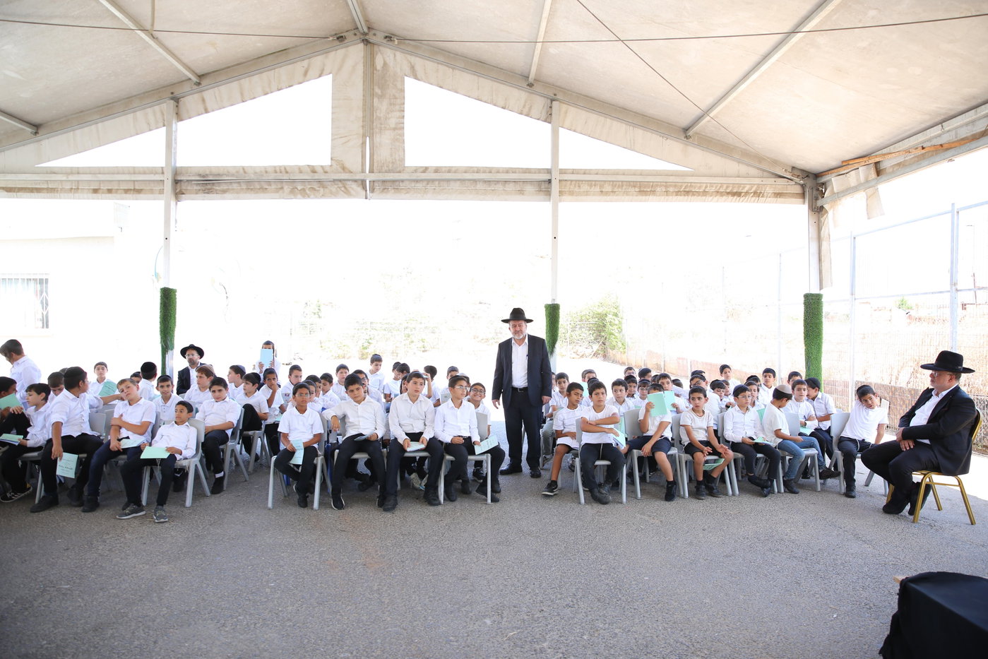 בצהרי היום: ילדי קרית הרצוג אמרו סליחות וקיבלו ארטיקים
