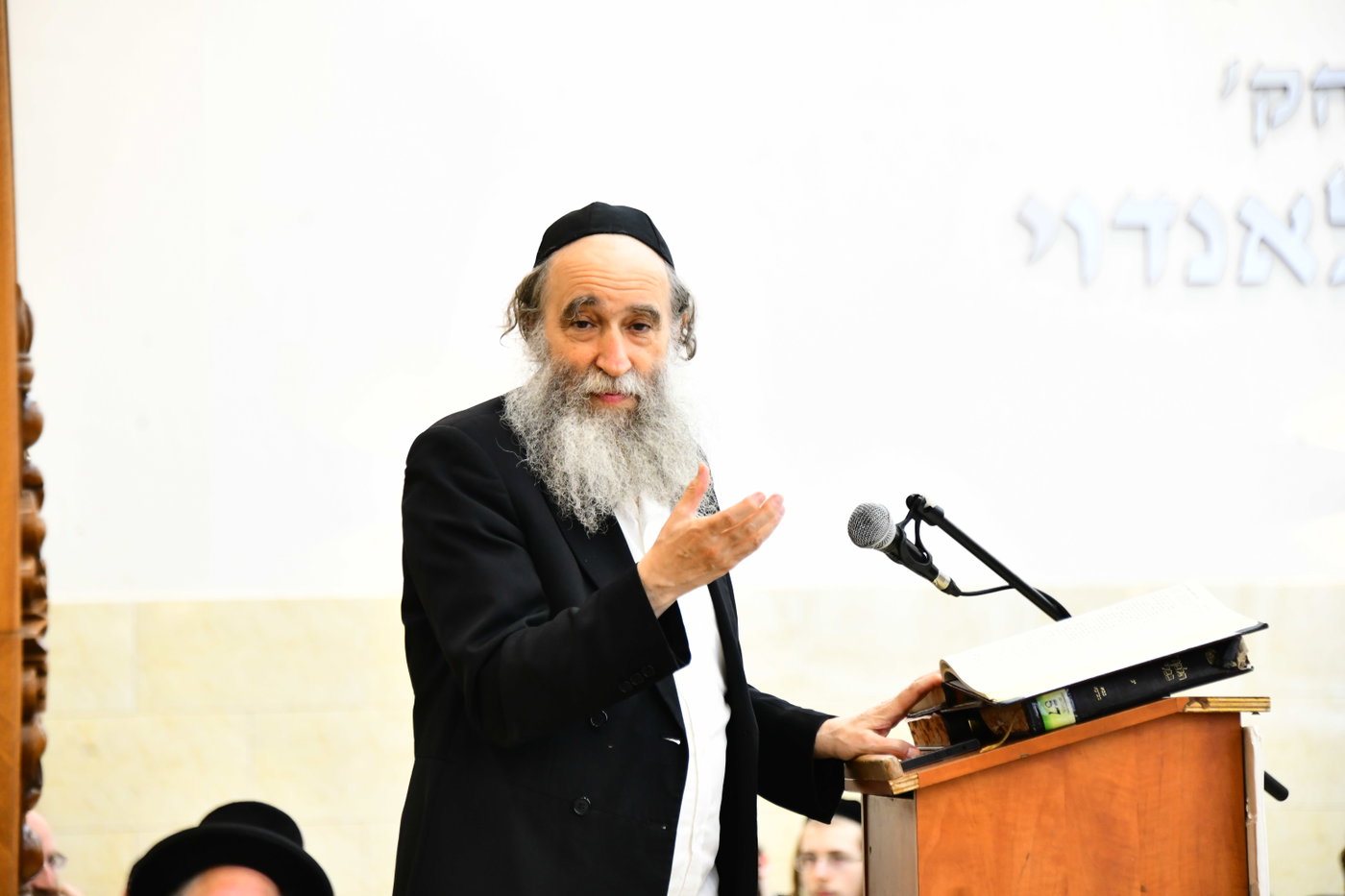 הגר"א גרבוז בישיבת 'עץ חיים' באבוב