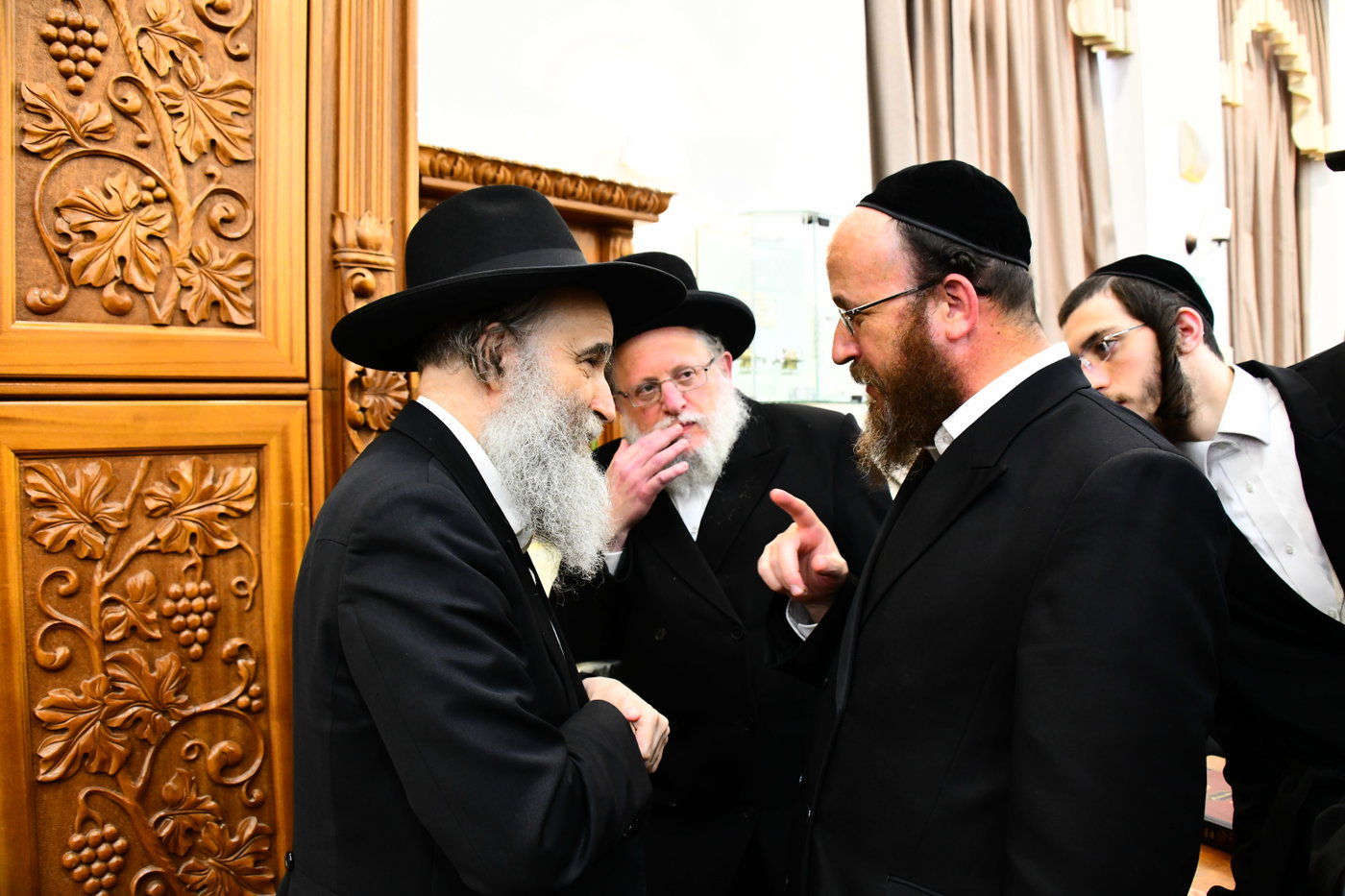הגר"א גרבוז בישיבת 'עץ חיים' באבוב