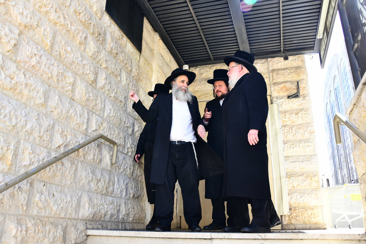 הגר"א גרבוז בישיבת 'עץ חיים' באבוב