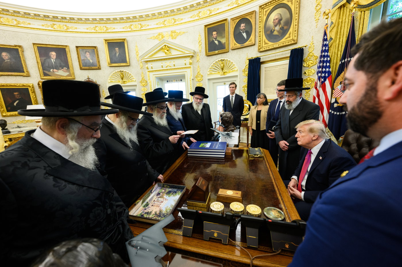 האדמו"רים במפגש עם הנשיא טראמפ