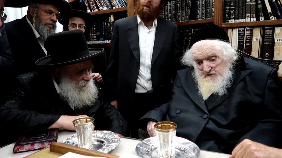 ביקורי רבנים במעונו של הגר"מ שטרנבוך