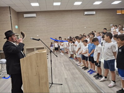 מבצע מיוחד: אלפי יהודים זוכים בבדיקת מזוזות והכנה לשופר בחודש אלול