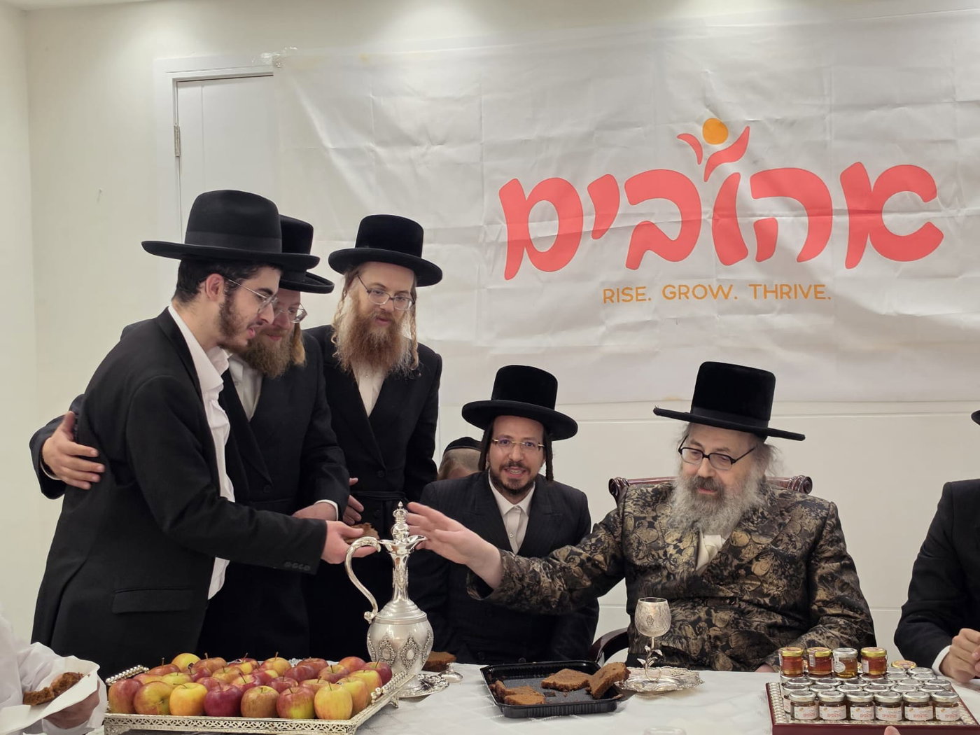 האדמו"ר מויז'ניץ לונדון בביקור באהובים