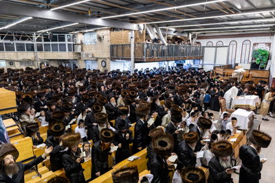 סליחות ראשונות בחצה"ק פינסק קרלין