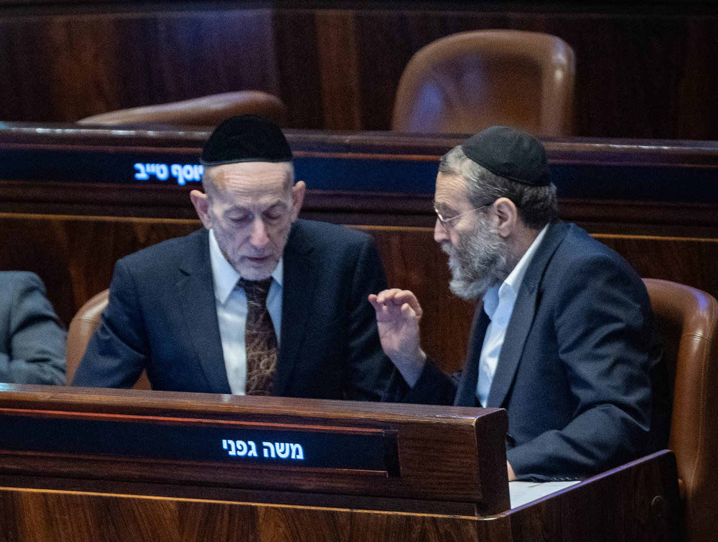 תוכיחו שזה לא חיסול חשבונות מעולמות מאפיוזים | מצביע 'דגל' מהפריפריה מגיב לסערת ההדחה