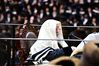 האדמו"ר מויז'ניץ בסליחות ראשונות
