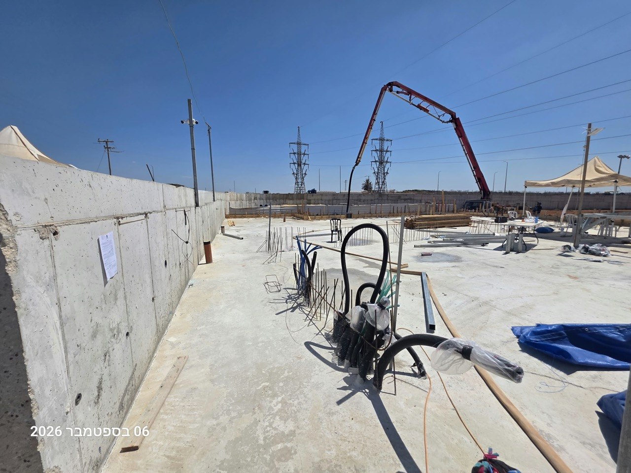 צו הריסה ליד קברו של הרב עמוס גואטה זצ"ל בנתניה; "מיועד לקבורה"