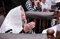 סליחות ראשונות בחצה"ק קרעטשניף