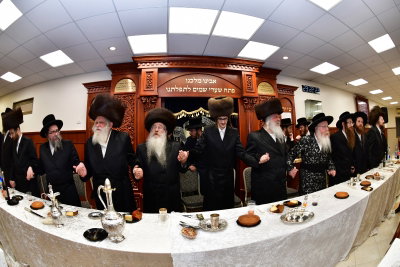 שמחת בית קרעטשניף קרית גת - אלדשטאט - קאסוב ויז'ניץ - סקולען ב"ב