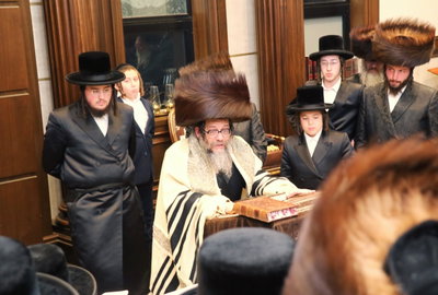 סליחות ראשונות בחצה"ק סקולען לייקווד