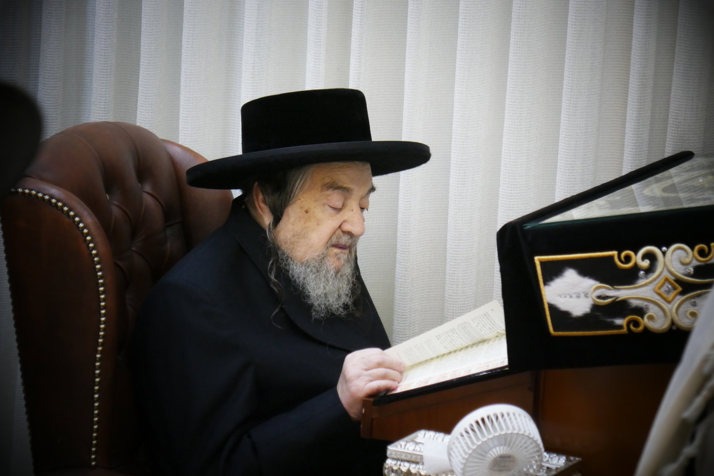א' סליחות אצל הגה"צ רבי יעקב מאיר שכטר