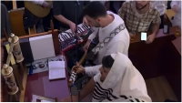 "אתמול בנות ירושלים מצאו את דוד שלי ואמרו לו שאני חולה אהבה" \ אלי גוטהלף