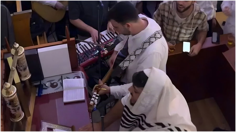 "אתמול בנות ירושלים מצאו את דוד שלי ואמרו לו שאני חולה אהבה" \ אלי גוטהלף
