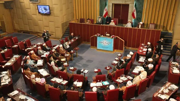היום שאחרי מוג'תבא: האיש שרוצה את המפתח להנהגת איראן