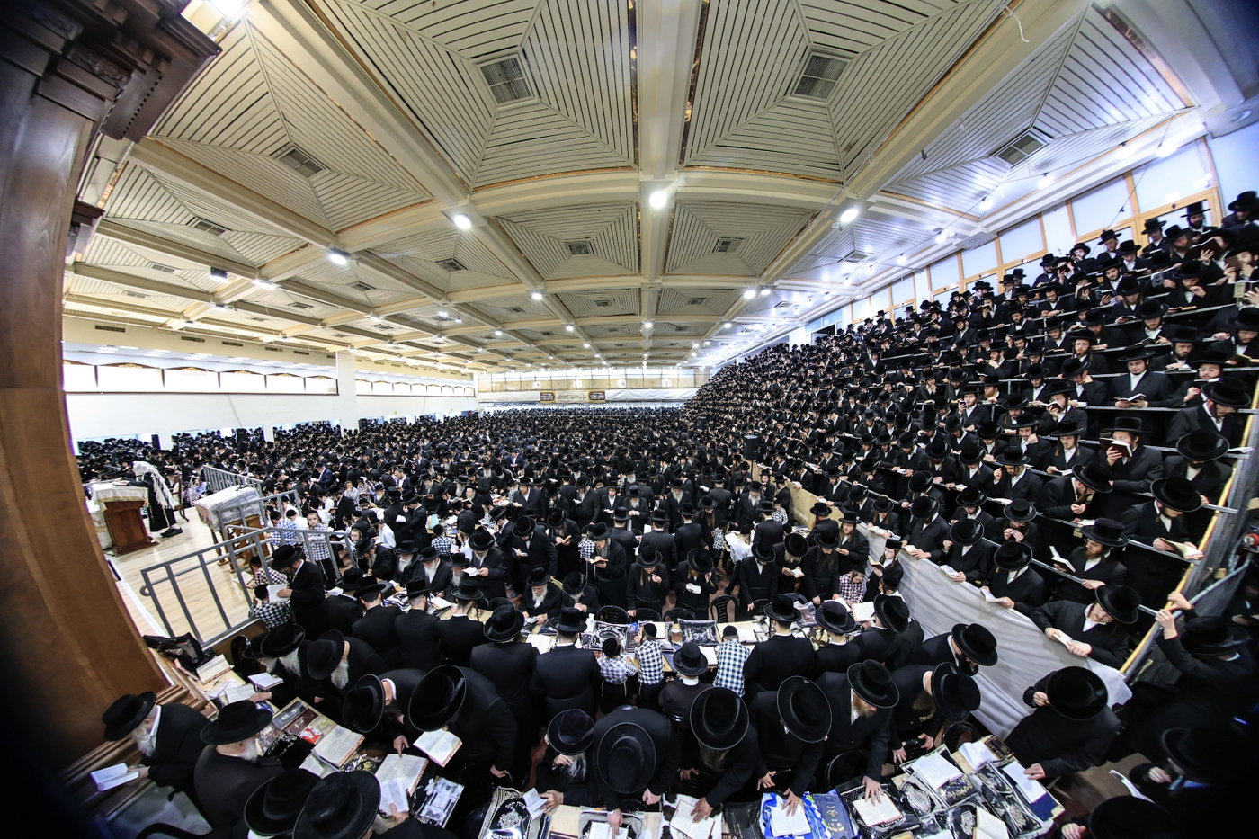 סליחות ראשונות בחצה"ק צאנז