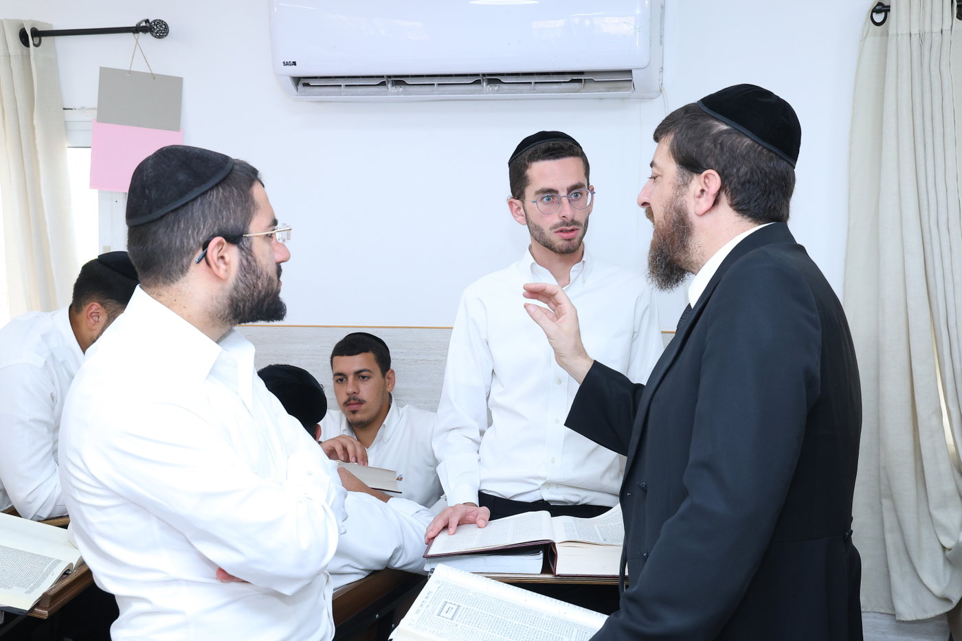 ישיבת אמרי חכמה בסדר לימוד 