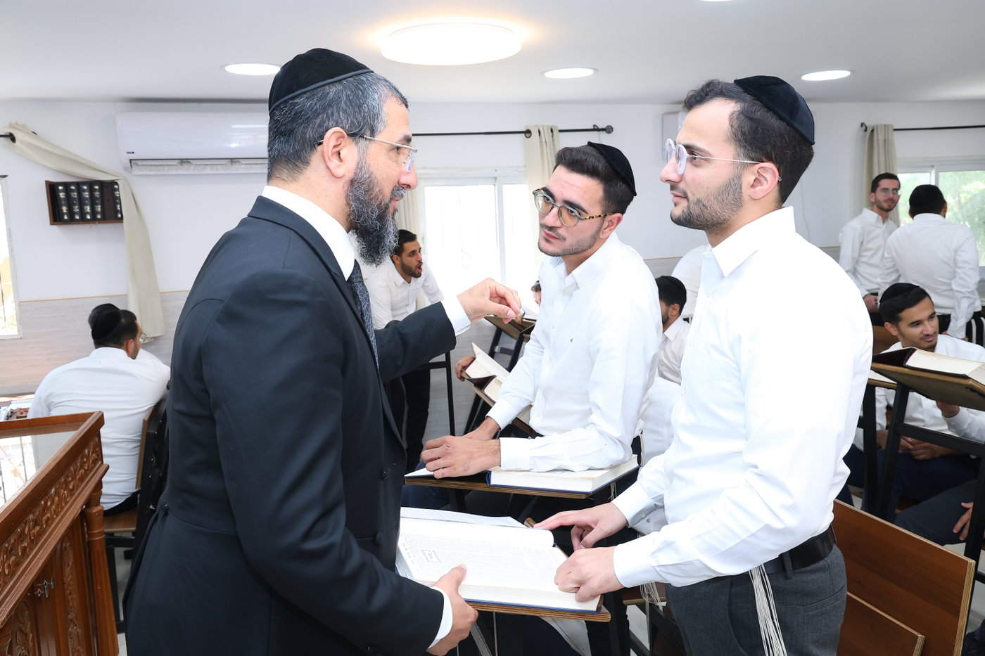 ישיבת אמרי חכמה בסדר לימוד 