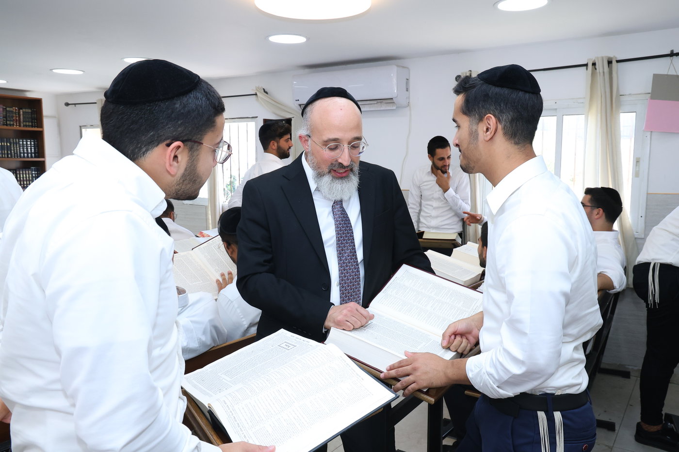 ישיבת אמרי חכמה בסדר לימוד 