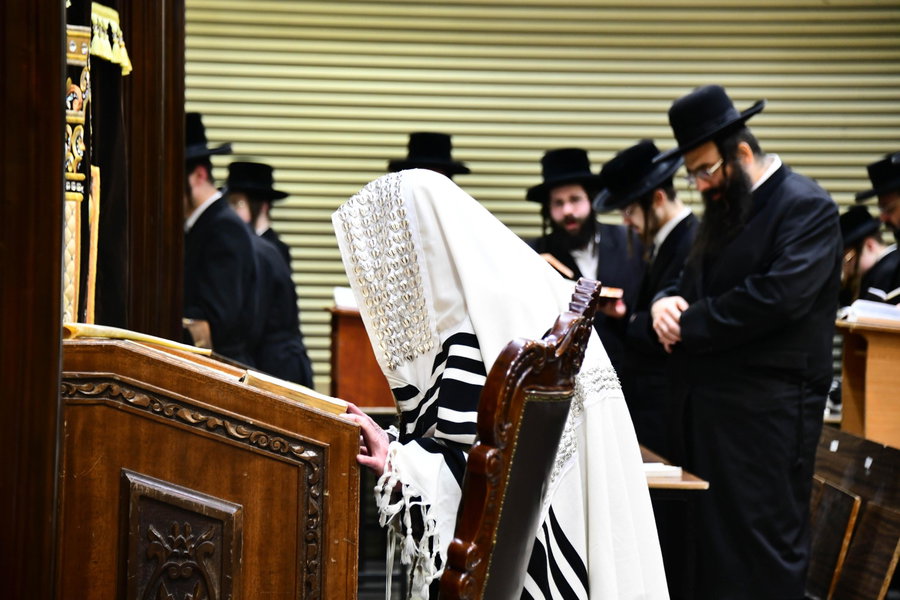 עם הנוסח המלבב | סליחות ראשונות בצל קודשו של האדמו"ר מקרעטשניף י-ם 