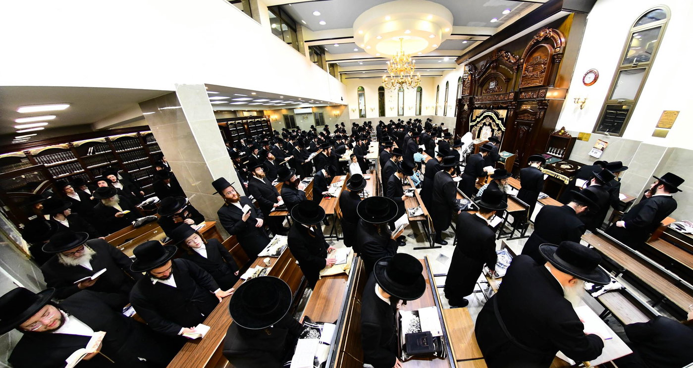 סליחות ראשונות בחצה"ק קרעטשניף י-ם