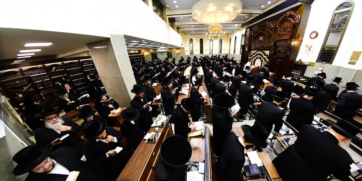 סליחות ראשונות בחצה"ק קרעטשניף י-ם