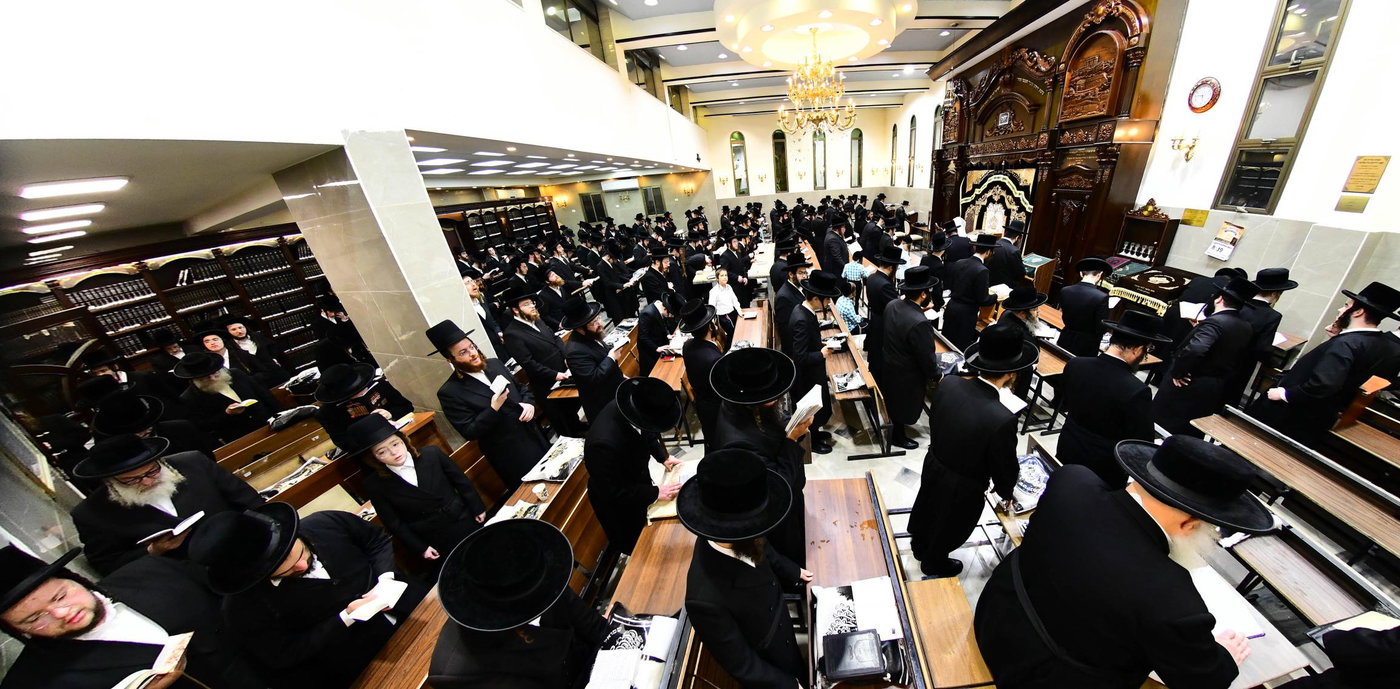 סליחות ראשונות בחצה"ק קרעטשניף י-ם