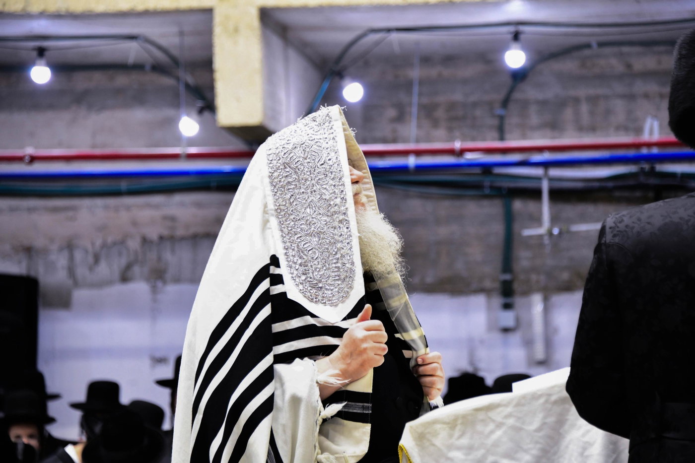 סליחות ראשונות בחצה"ק מודז'יץ
