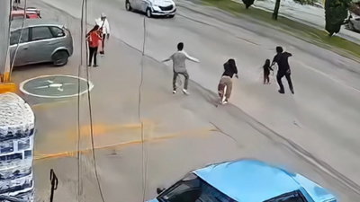 ברגע האחרון: הילדה הקטנה רצה לכביש - האזרח האמיץ זינק עליה והציל את חייה