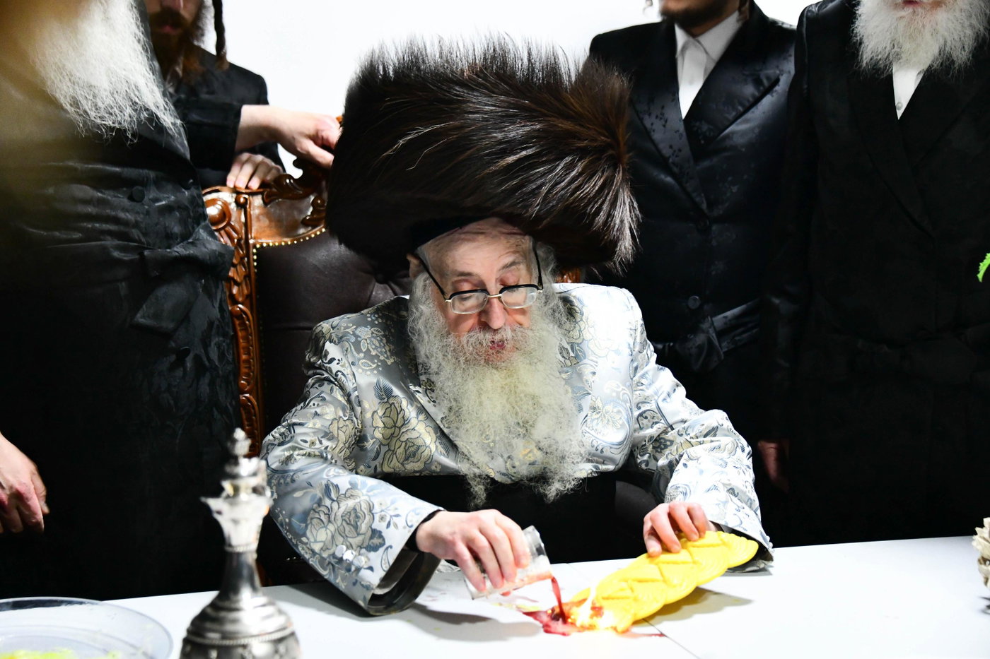 האדמו"ר מצאנז קלויזנבורג בהבדלה