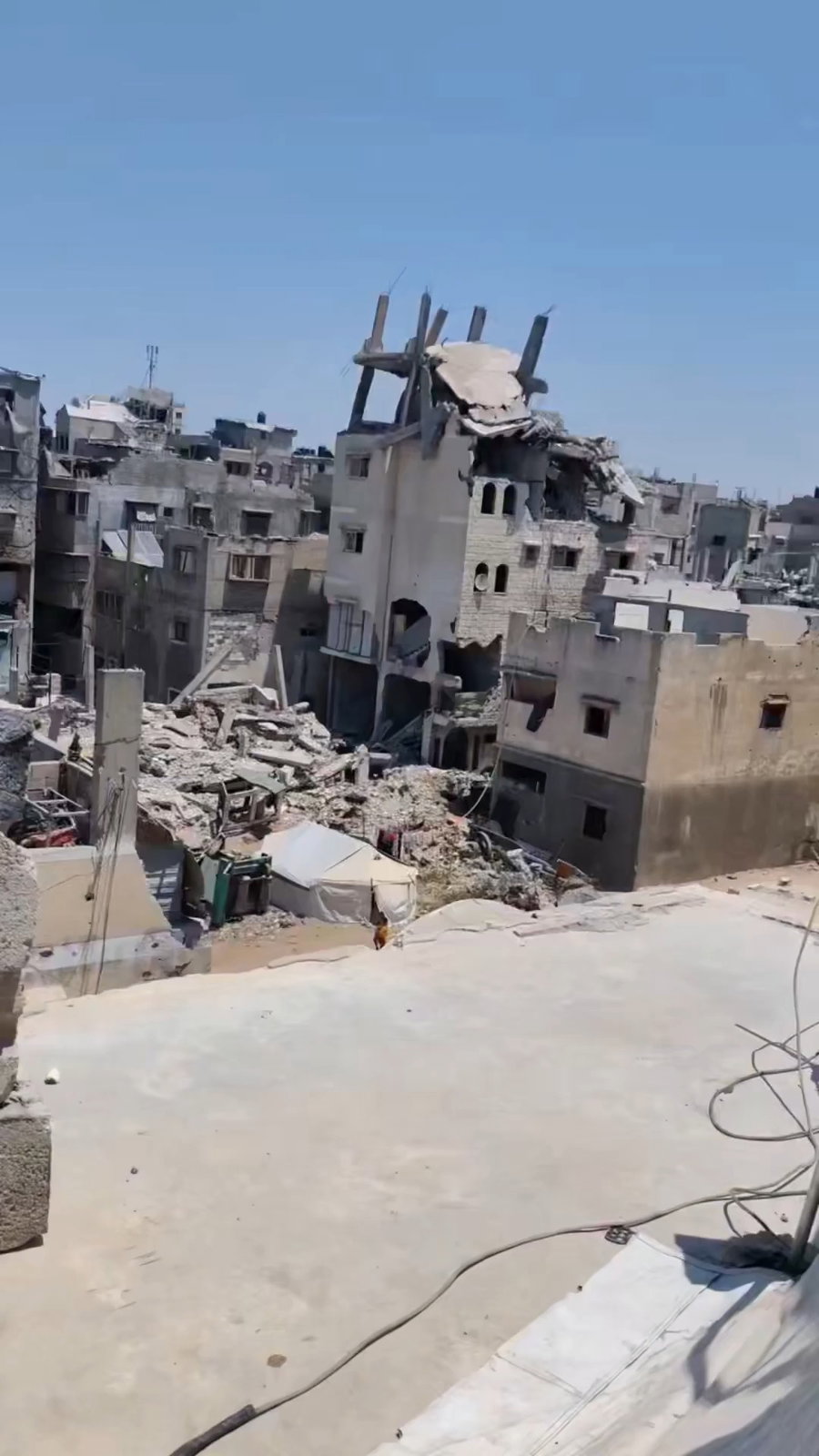 הבורסה שבין ההריסות: עמדת המסחר המפתיעה בלב עזה
