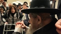 "מגיע לו הרבה כוח, שלוחא דרבנן באמת" | כשהמנהיג הליטאי פגש את חנה גפני • צפו