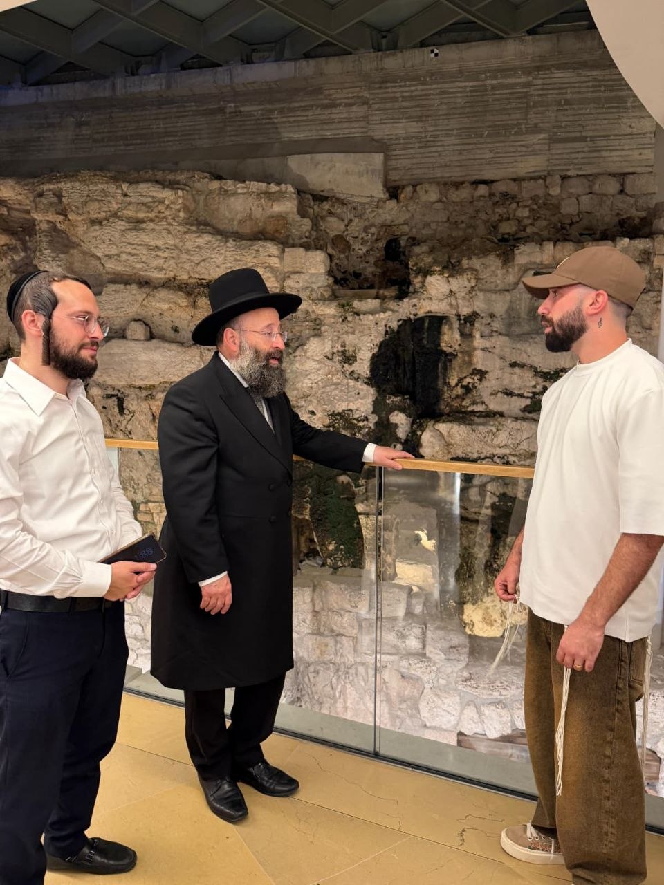 בן צור בסיור