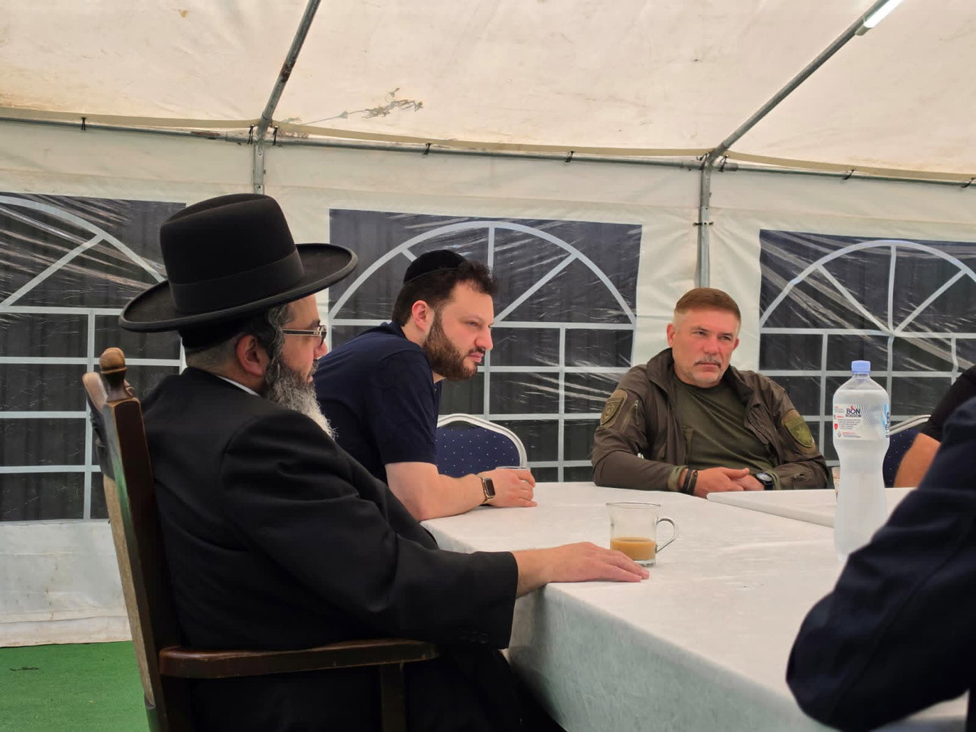 יהודים נעצרו במחסומי הכניסה לעיר אומן מסיבה מפתיעה - הרב נחלץ לעזרתם