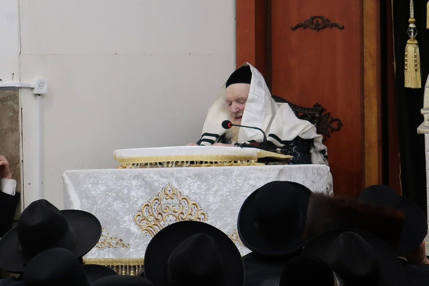 סליחות ראשונות אצל הגר"מ שטרנבוך