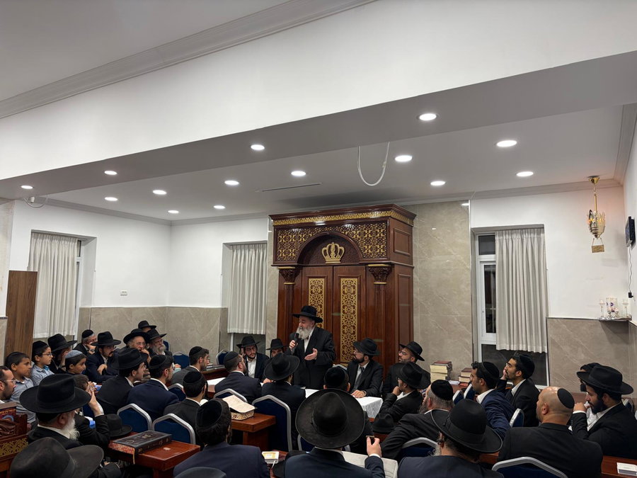 הקבצו ושמעו דבר ה': האדמו"ר רבי יקותיאל אבוחצירא חיזק את אברכי רוממה 