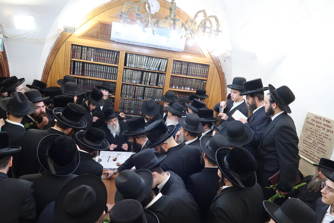 האדמו"ר מאשלג בני היכלא במסע הקודש לצפון