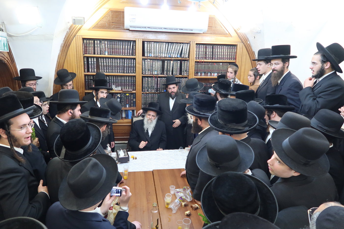 האדמו"ר מאשלג בני היכלא במסע הקודש לצפון
