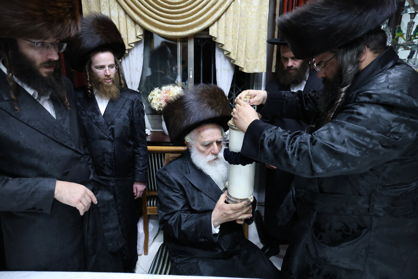 הכנסת ספר תורה במירון