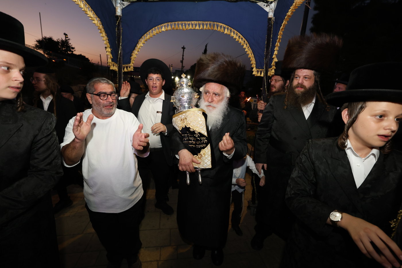 הכנסת ספר תורה במירון