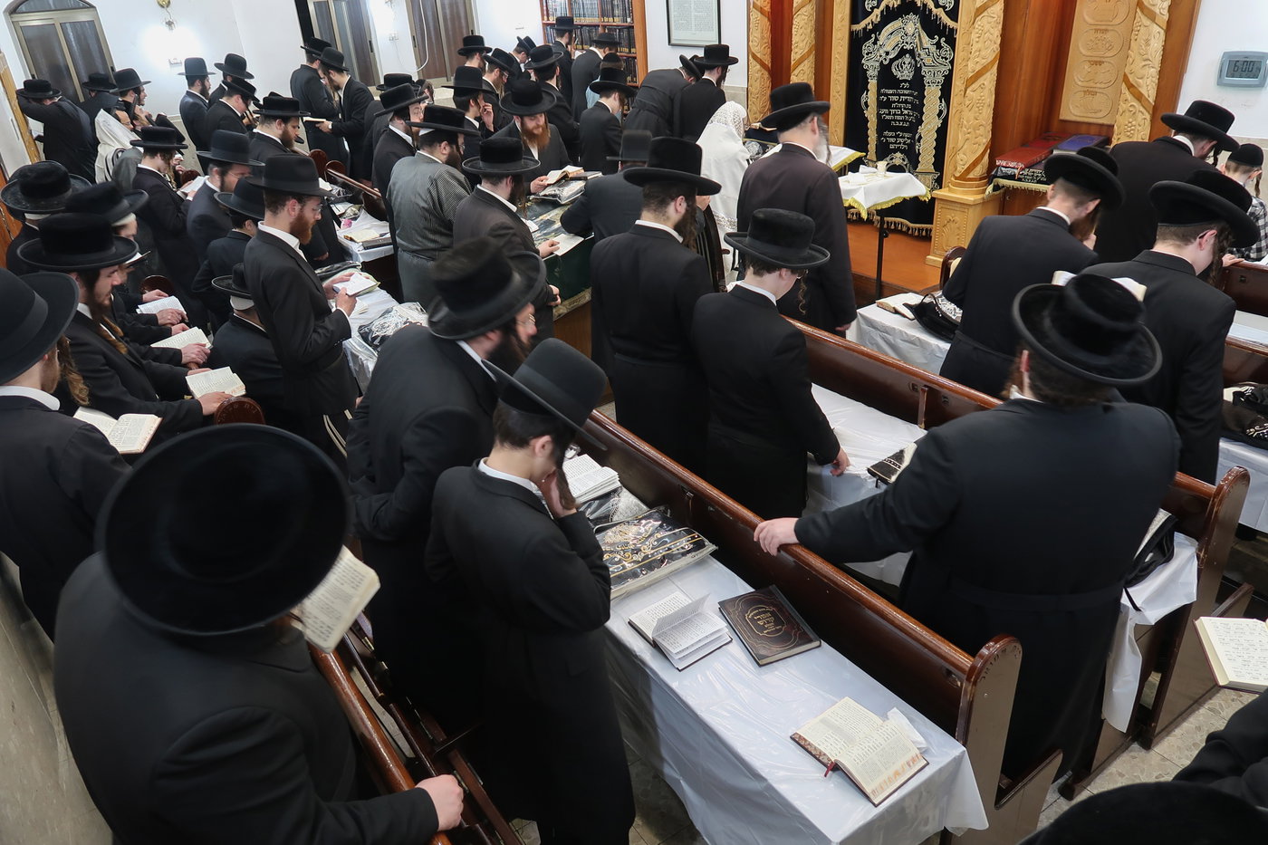 סליחות ראשונות בחצה"ק קרעטשניף סיגעט