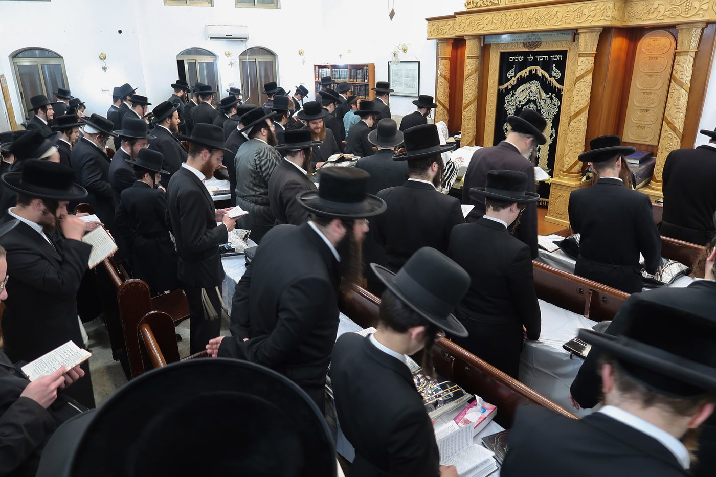 סליחות ראשונות בחצה"ק קרעטשניף סיגעט