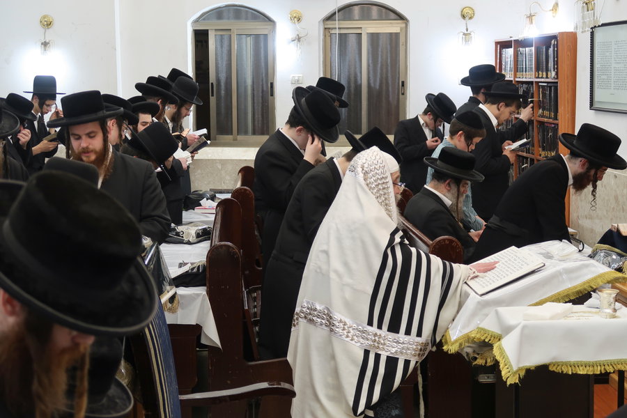 בקולו המעורר לבבות: כך פתח האדמו"ר מקרעטשניף סיגעט את עבודת הקודש