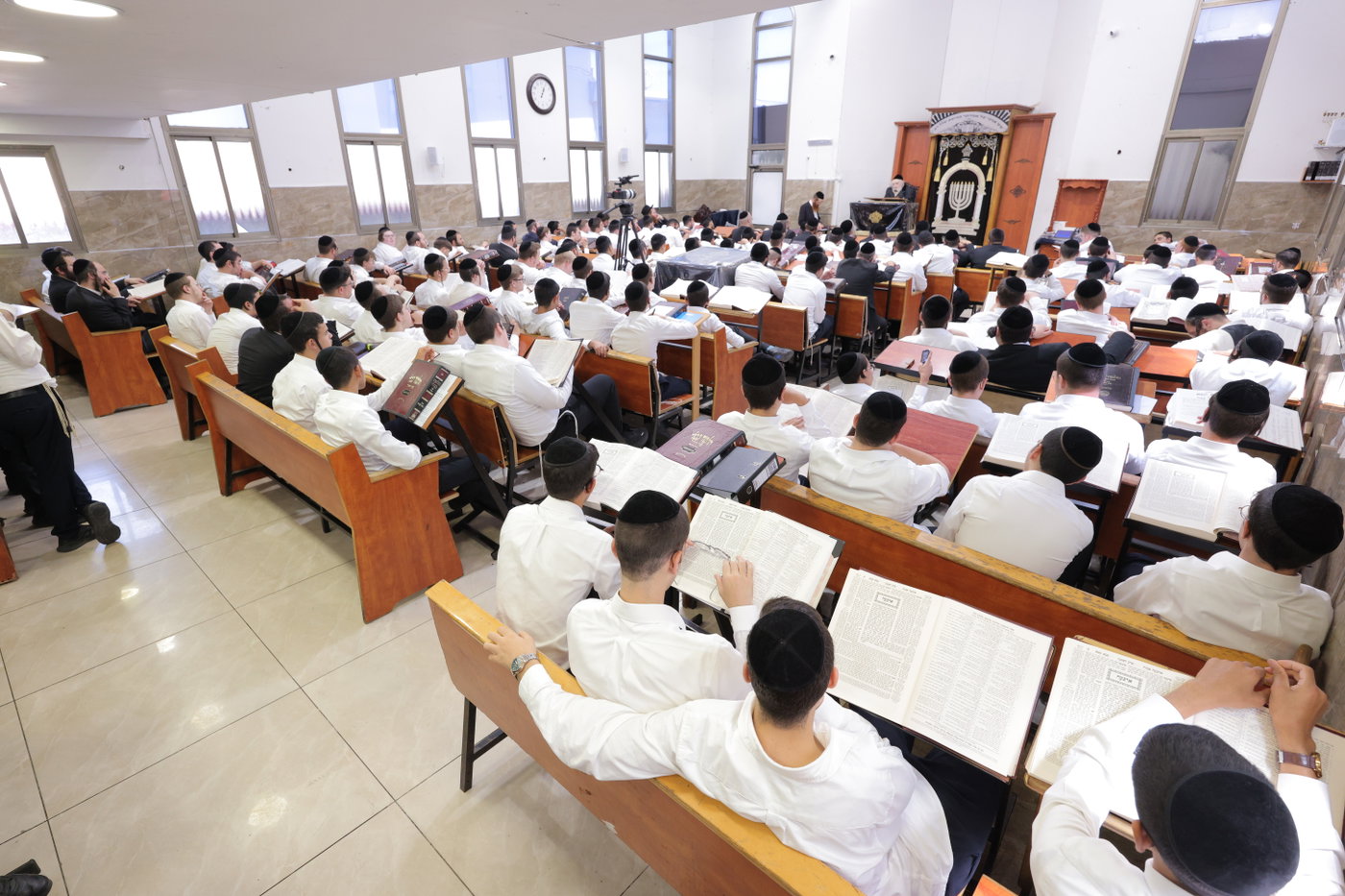 יום א' של סליחות אצל הגר"מ שטרנבוך
