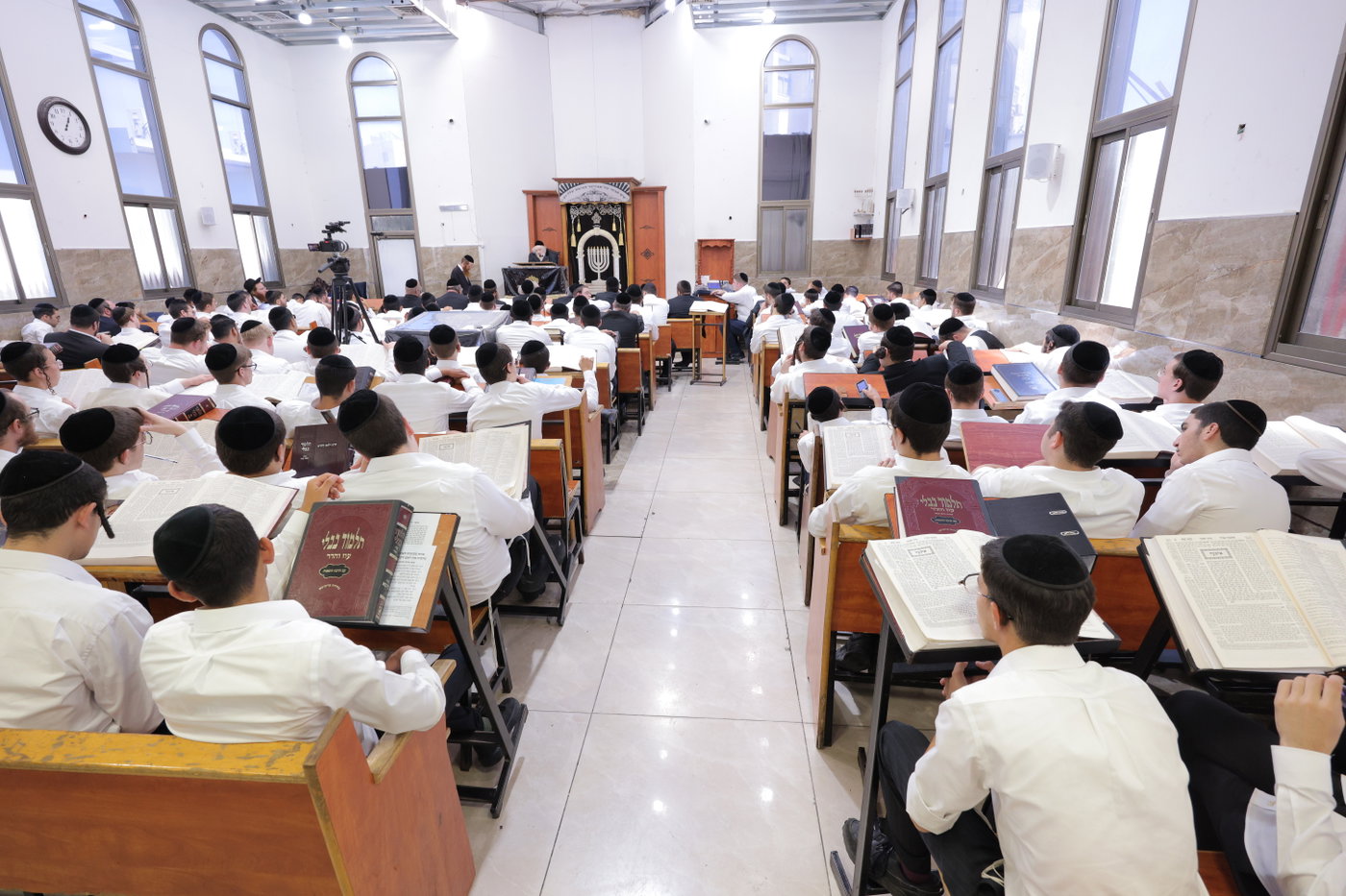 יום א' של סליחות אצל הגר"מ שטרנבוך