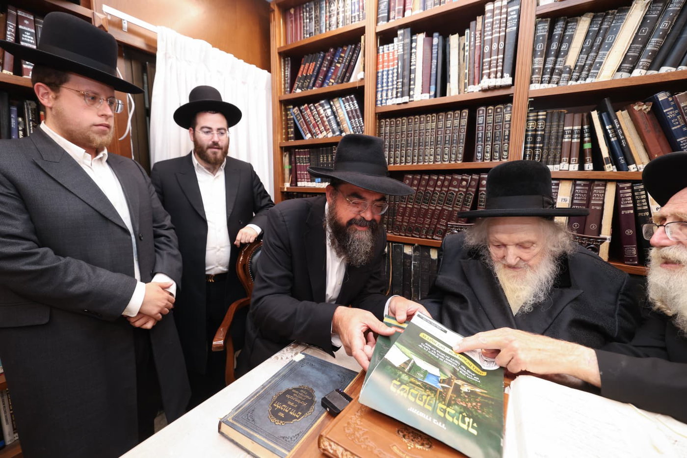 המעמד במעונו של הגר"מ שטרנבוך
