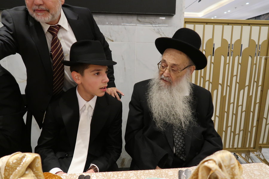 בְּרִינָה יָגִילוּ | הגר"מ מאיה והגר"א סאלים יצאו בריקוד בבני ברק • תיעוד