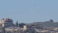 צפו: כך רחפן צה"לי מטיל חומר נפץ בכפר אל-מנסורי בדרום לבנון