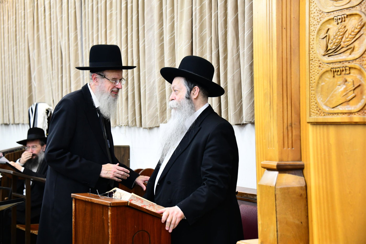 הגרי"ב שרייבר בשיחה בקריית מלך
