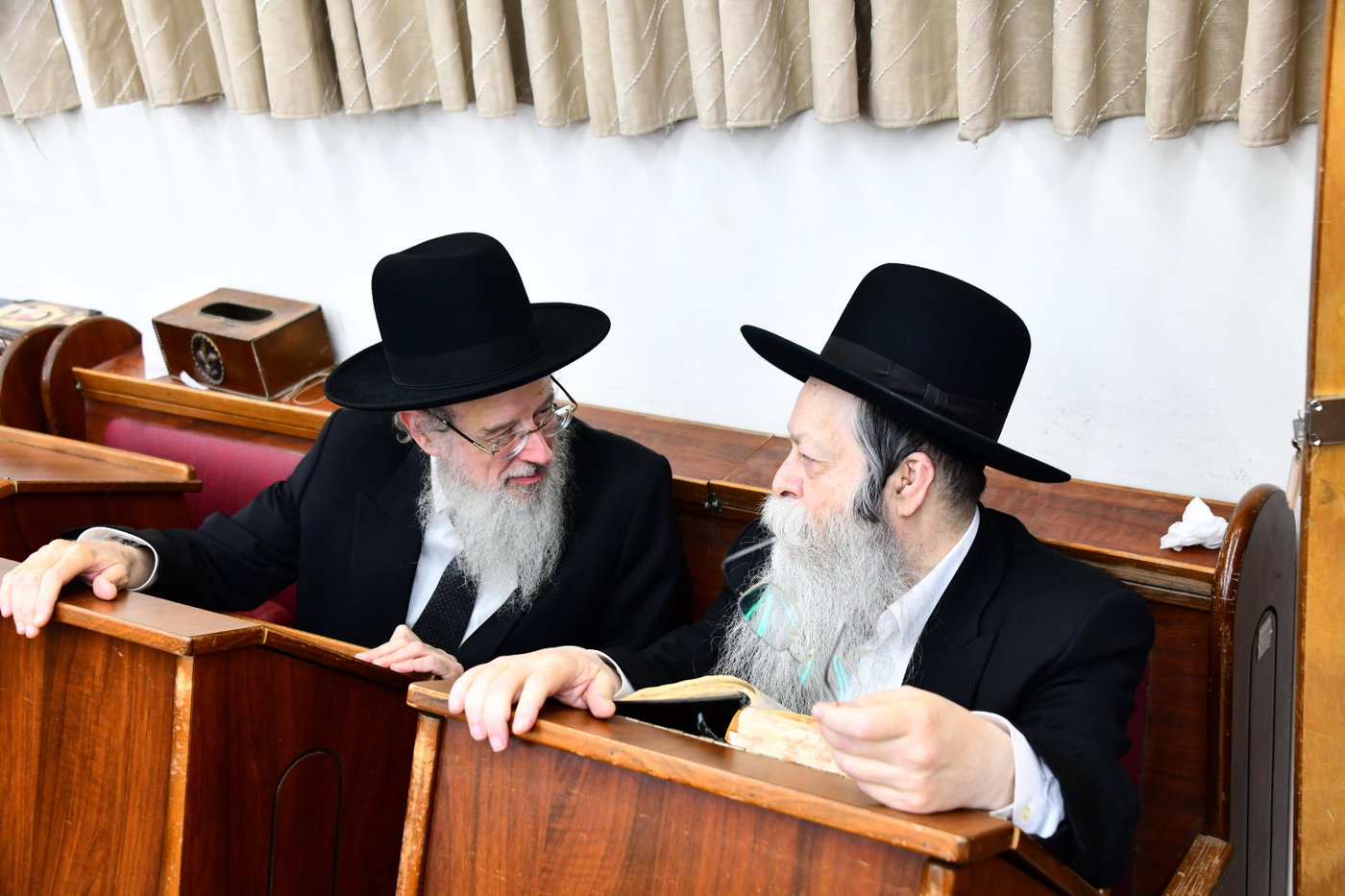 הגרי"ב שרייבר בשיחה בקריית מלך